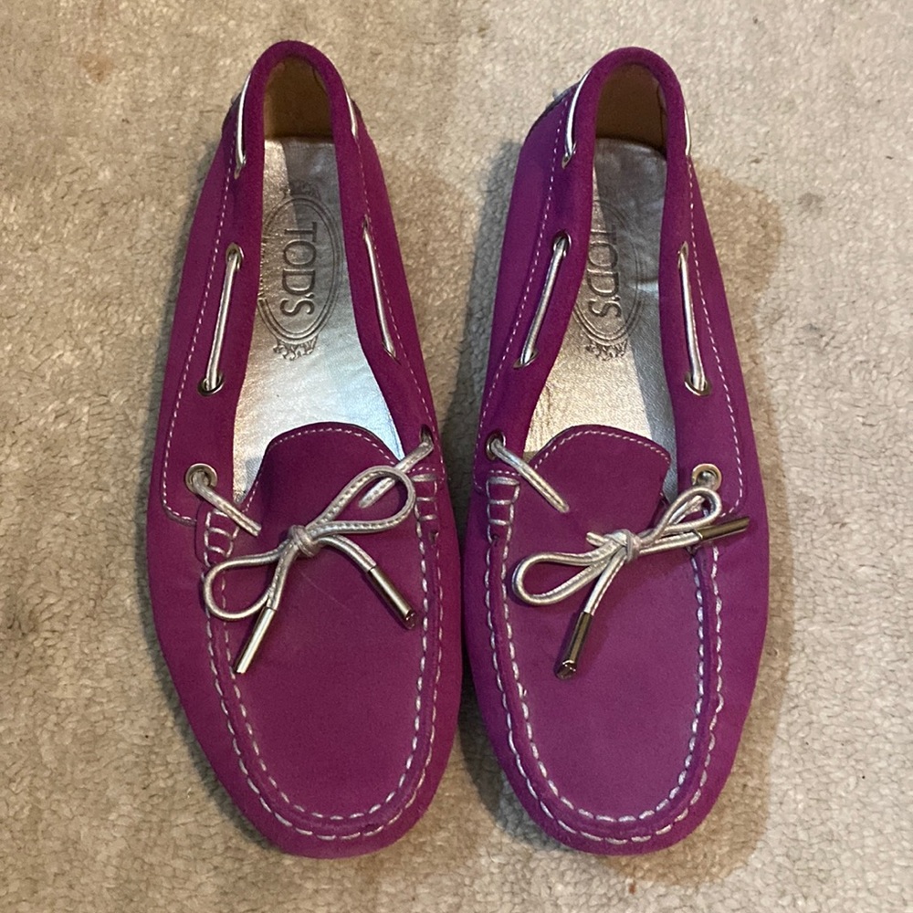 Excellent Size 37 Condition Tods Loafers in Purple and Silver